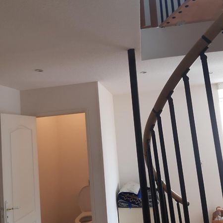 Hotel Chic Et Relax Familial Montmarault Esterno foto